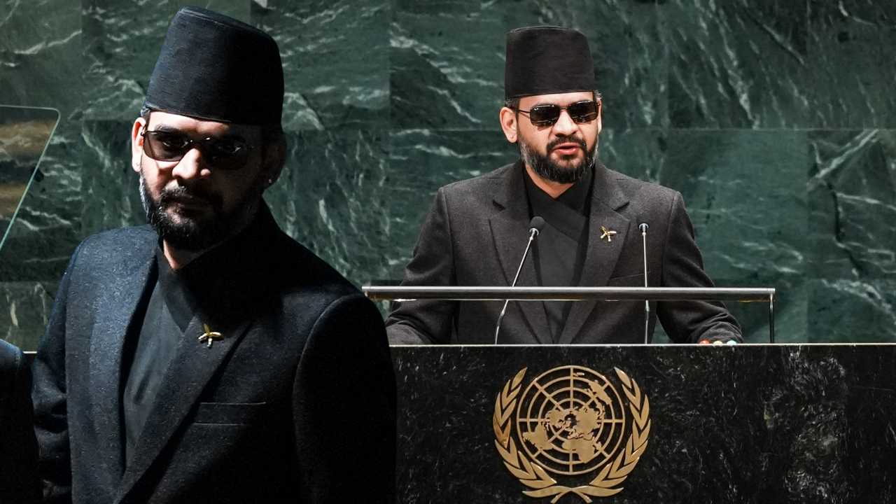 Eskiden rapçiydi! Nepal Başbakanı BM kürsüsünden gözlükle seslendi, nedeni belli oldu 