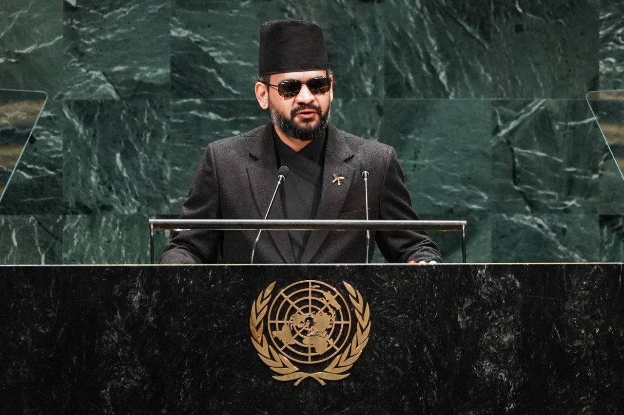 Eskiden rapçiydi! Nepal Başbakanı BM kürsüsünden gözlükle seslendi, nedeni belli oldu