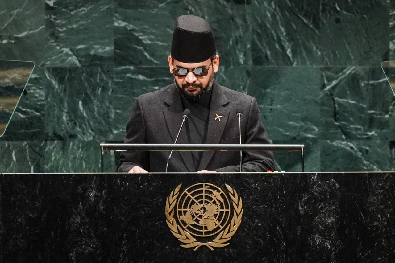 Eskiden rapçiydi! Nepal Başbakanı BM kürsüsünden gözlükle seslendi, nedeni belli oldu