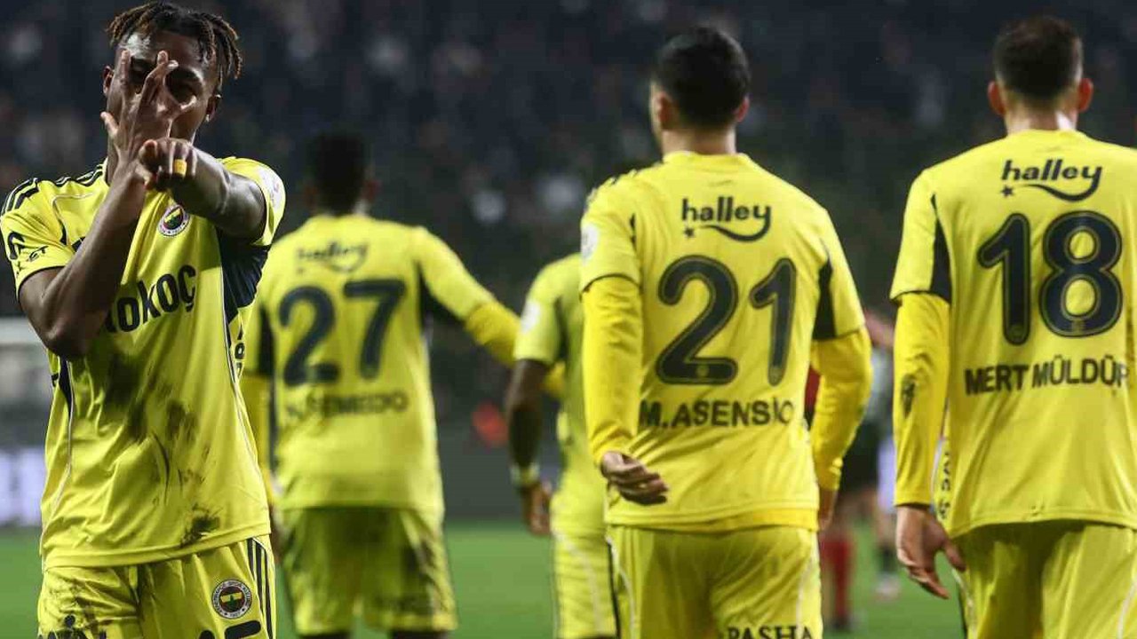 Fenerbahçeli oyuncu ayrılığı kafaya koydu: Transfer planı ortaya çıktı