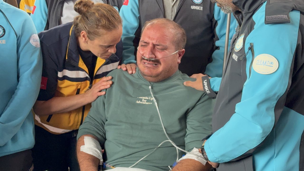 Genç hemşire için yürek yakan tören! Cenazeye tekerlekli sandalyeyle geldi