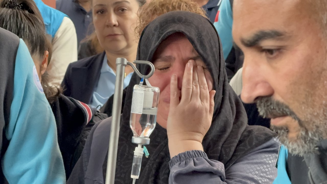 Genç hemşire için yürek yakan tören! Cenazeye tekerlekli sandalyeyle geldi