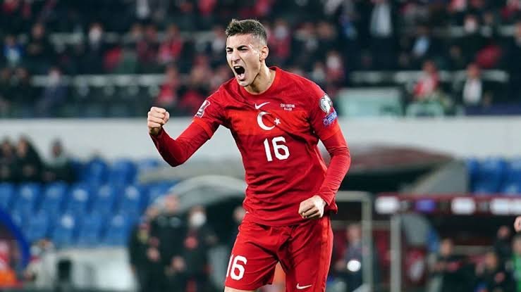 Hakan Çalhanoğlu neden yok, sakat mı, milli maçta oynamayacak mı? Türkiye-Fransa maç kadrosu!