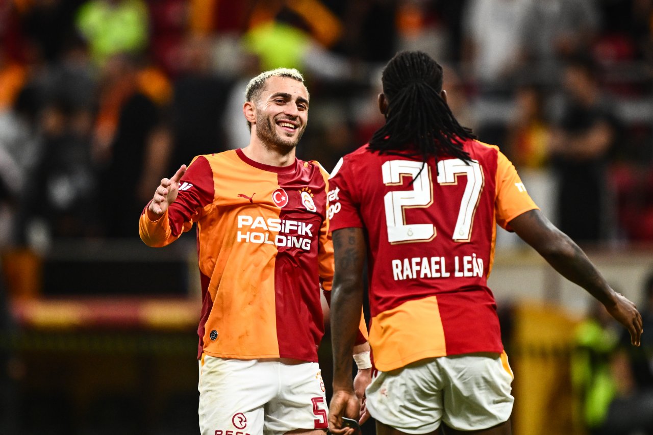 Portekizli oyuncu, Galatasaray'da 4 maçta 230 dakika süre aldı.