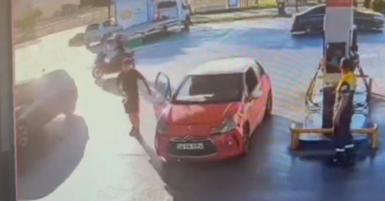 Kendini polis olarak tanıtıp milyonluk vurgun yaptı! Para dolu poşetle kaçış anı kamerada