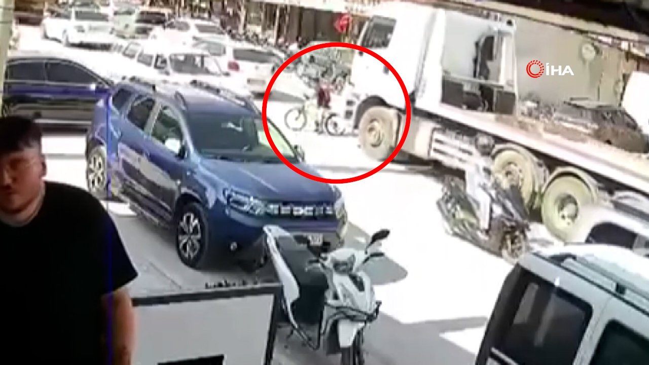 Kör noktada dehşeti yaşadı! Küçük çocuğun facianın eşiğinden döndüğü saniyeler kamerada