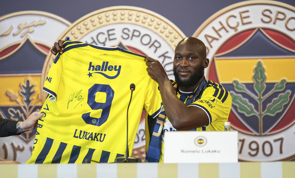 Romelu Lukaku, Fenerbahçe'de 8 maçta 191 dakika süre aldı.