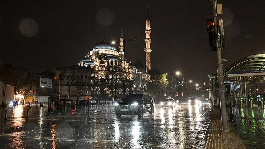 Prof. Dr. Orhan Şenden İstanbul için yağmur uyarısı: Yağmurluksuz çıkmayın