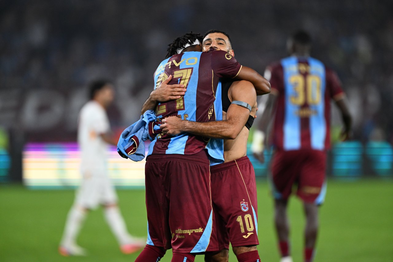 Mısırlı yıldız, 4-0 kazanılan Galatasaray maçına 3 gol ve 1 asistle damga vurdu.