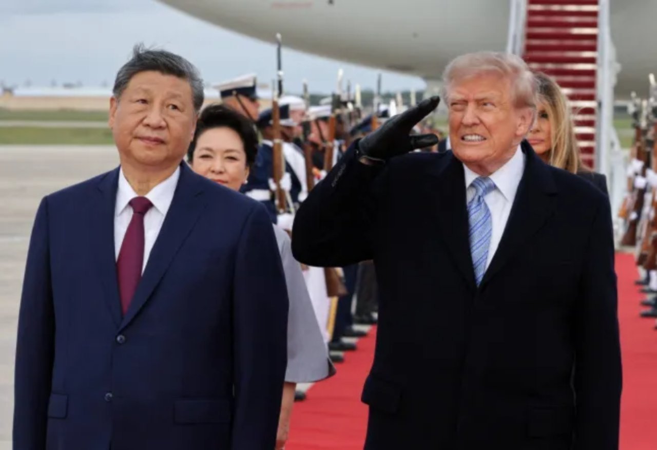Trump-Xi zirvesinde çok konuşulan 6 an! Hong Kong göndermesi olay oldu