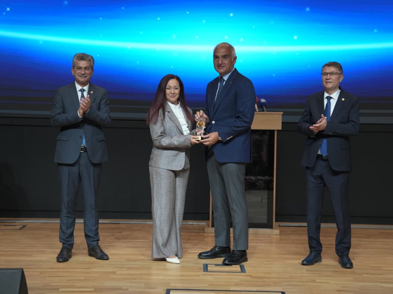 Türk Diline Hizmet Ödülleri  sahiplerini buldu