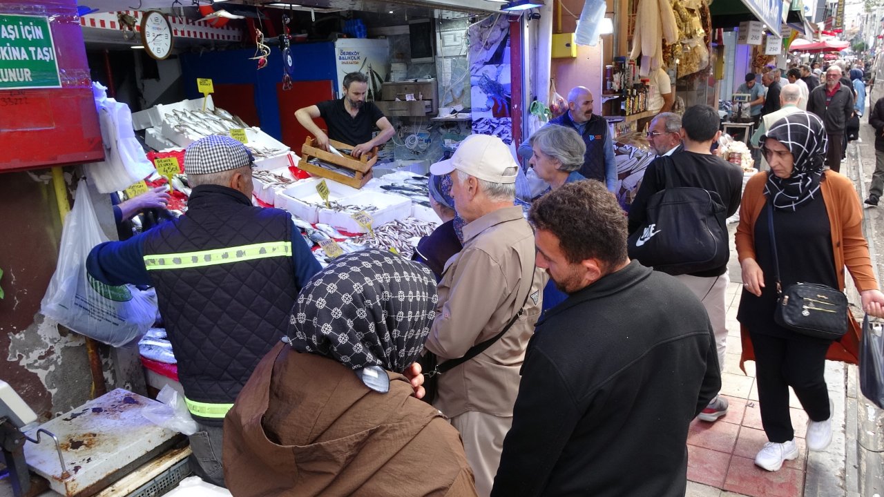 50 tane alan bile var! Palamut fiyatını duyan balıkçıya koşuyor
