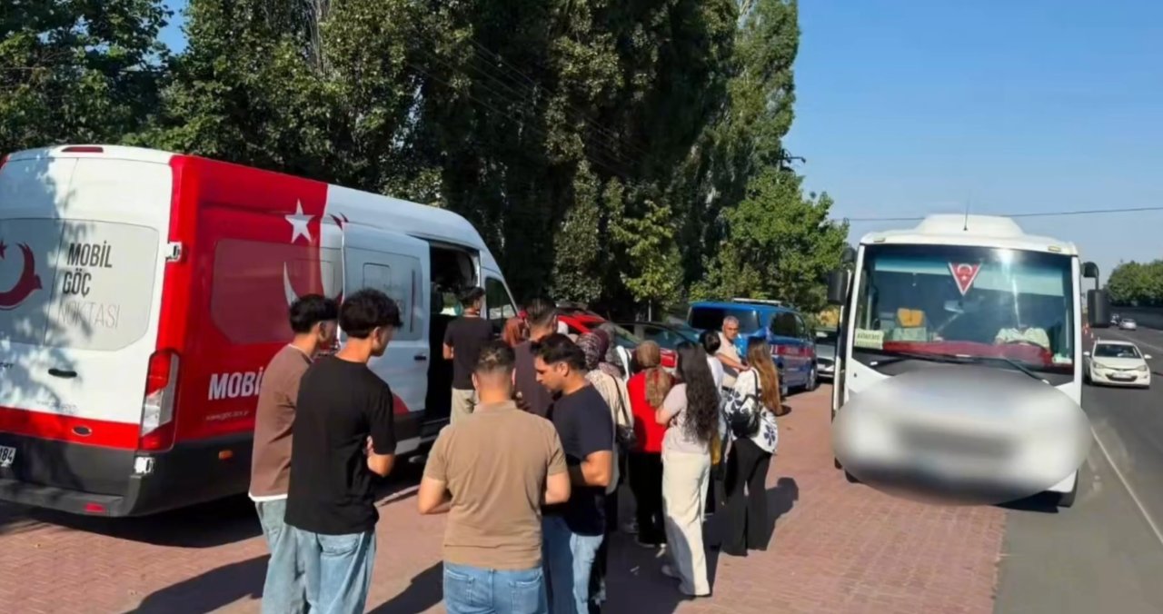 81 ilde kaçak göçmen operasyonu: 19 organizatör, 230 düzensiz göçmen yakalandı