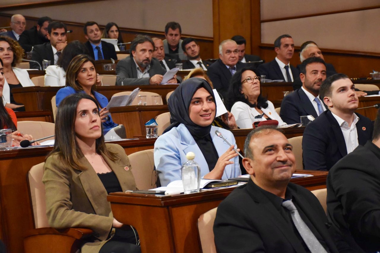 CHPli Amine Cansu Çelikten sürpriz karar! İstifasını böyle açıkladı