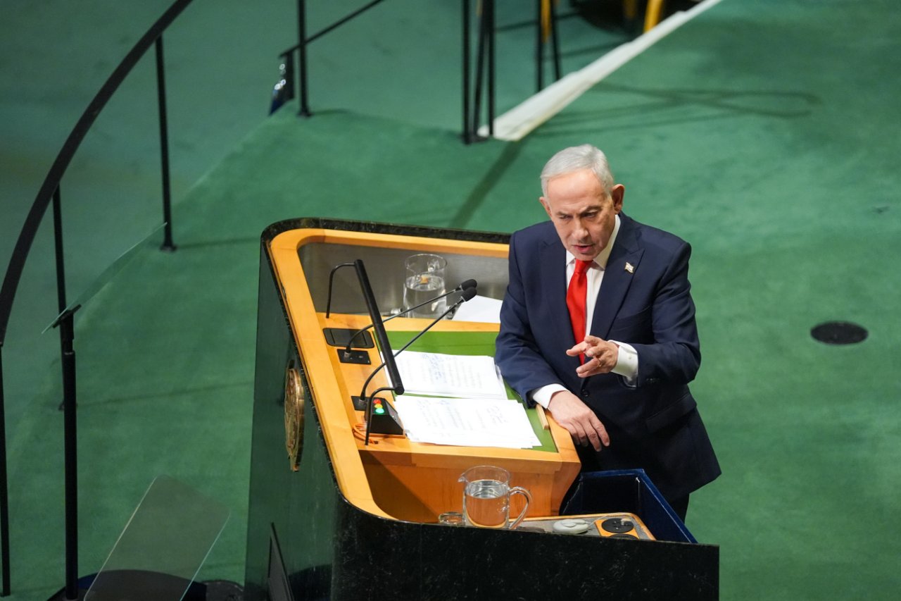 BM kürsüsünde konuşan Netanyahu, salondakiler tarafından protesto edilmişti