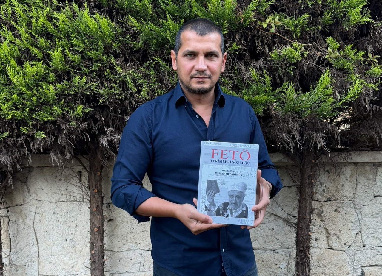 FETÖnün şifreli jargonu kitaplaştı:  Gaybubet ,  Amerika Öşrü ,  Kutsal Hoca Payı