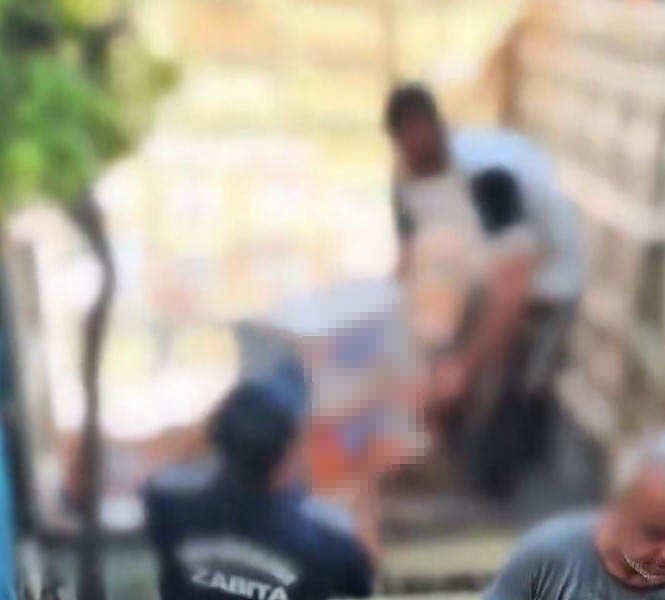 Gaziantepde bir işletmede 2 kamyon bozuk cips ve şekerleme yakalandı