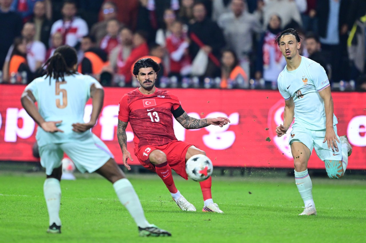 ÖZEL| Fransızlar, millilerimizin mağlubiyetini değerlendirdi: Montella aslında kaybetmedi