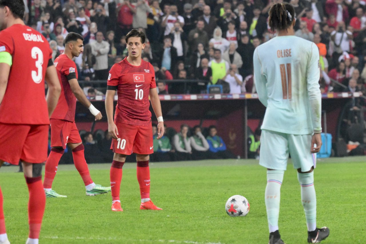 ÖZEL| Fransızlar, millilerimizin mağlubiyetini değerlendirdi: Montella aslında kaybetmedi