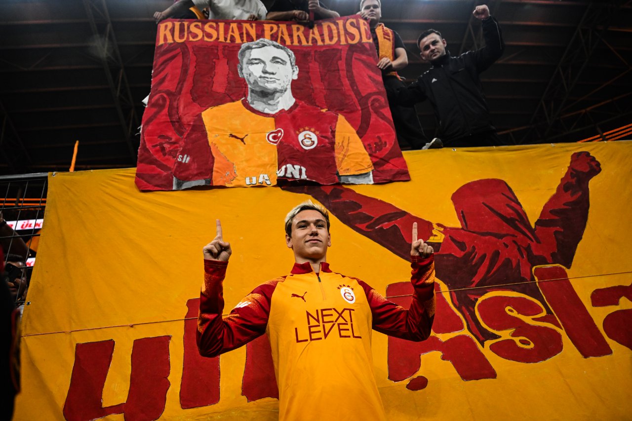 Beş yıllık sözleşme imzalanan Rus futbolcu, her sezon için 3 milyon 250 bin euro garanti ücret kazanacak.
