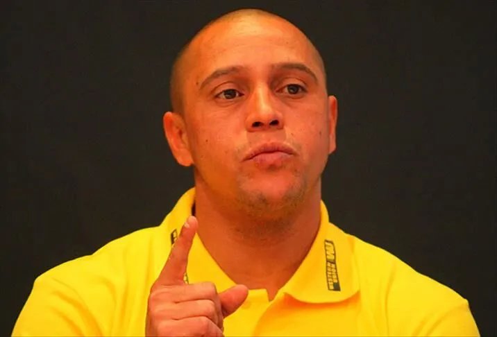 Roberto Carlos, Eylül 2007-Ocak 2010 arasında Fenerbahçe'de forma giydi.