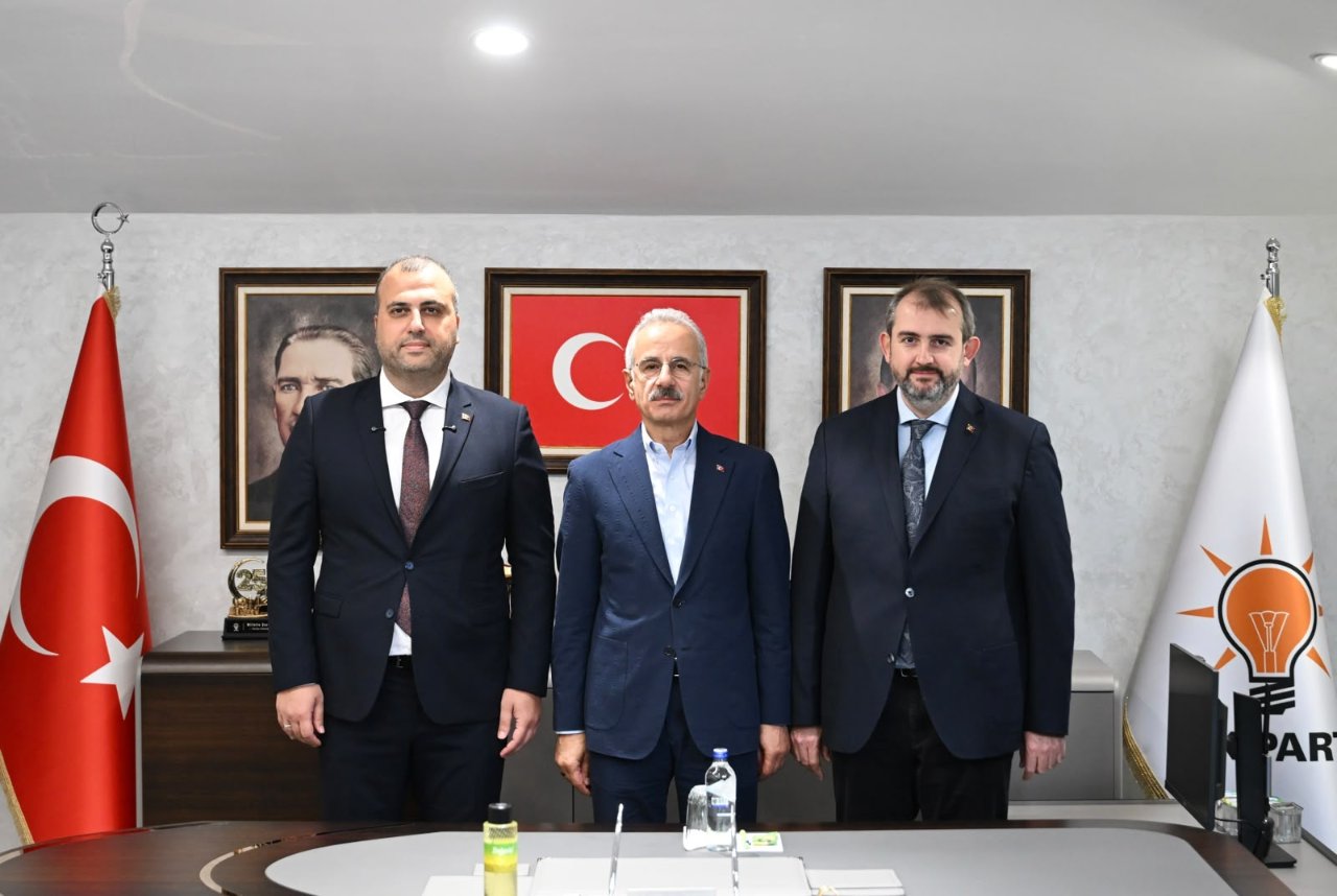 Bakan Uraloğlu, İstanbulun ihtiyacı olan raylı sistemi açıkladı: 600 kilometre daha lazım