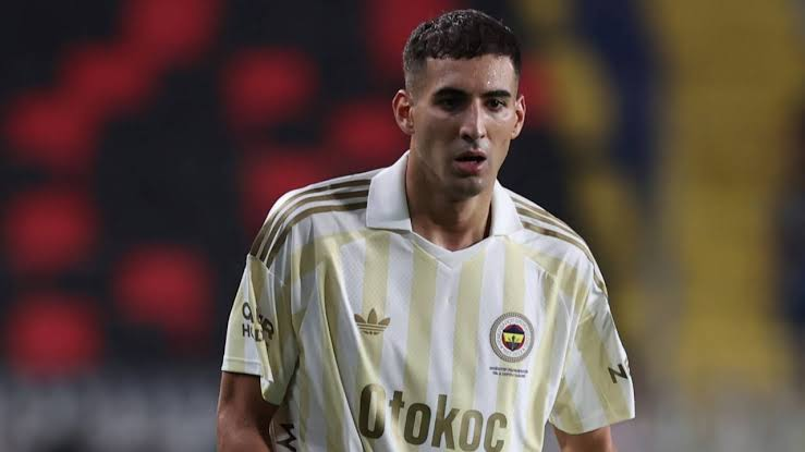 Fenerbahçede Mert Müldür için karar verildi: Yeni sözleşme için düğmeye basıldı