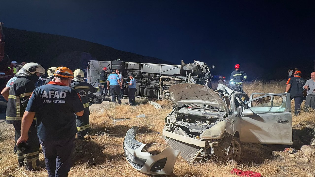 Gaziantep Nurdağı'nda otobüs kazası! Çok sayıda ölü ve yaralı var
