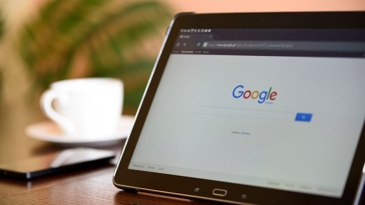 Google'ın 28. doğum gününe özel Doodle! Google ne zaman ve nasıl kuruldu?