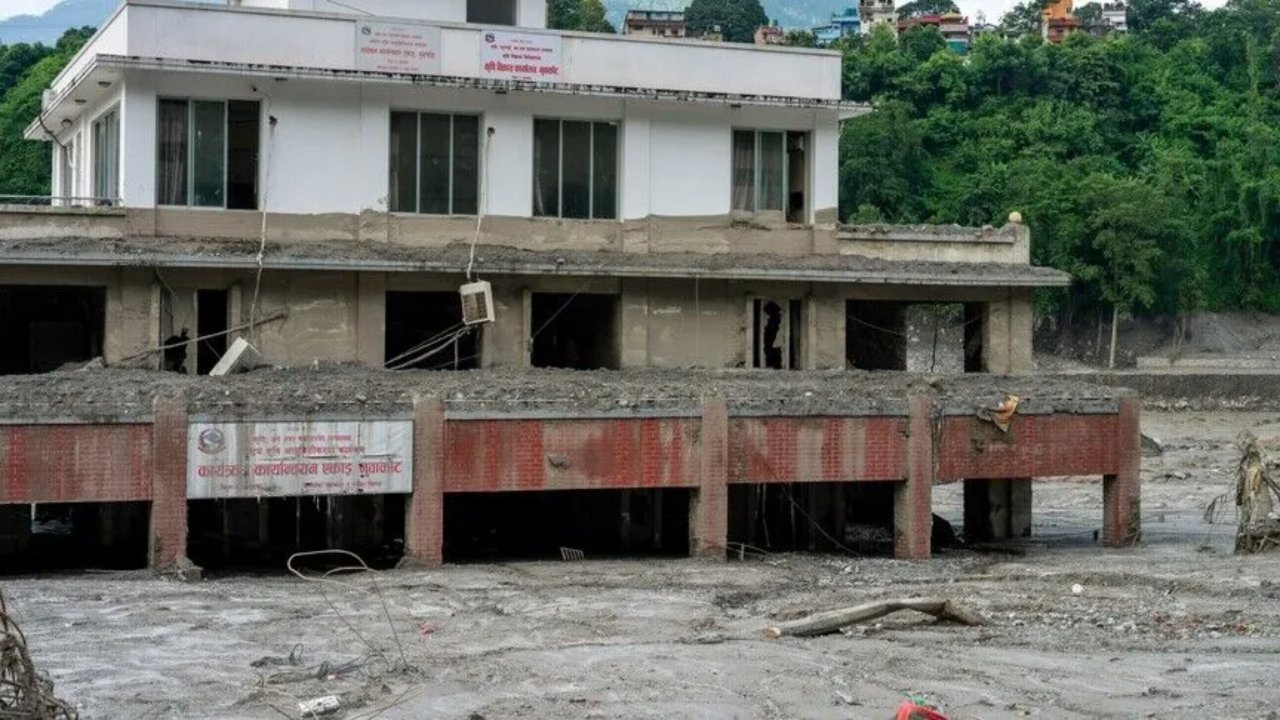 İki ülkeyi sel felaketi vurdu: Yüzlerce şehir haritadan silindi, çok sayıda ölü var 