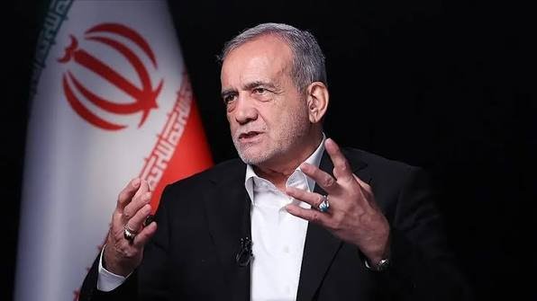 Pezeşkiyan iddiaları tek cümleyle yalanladı: Hamaney ile 7 saat kesintisiz görüştük