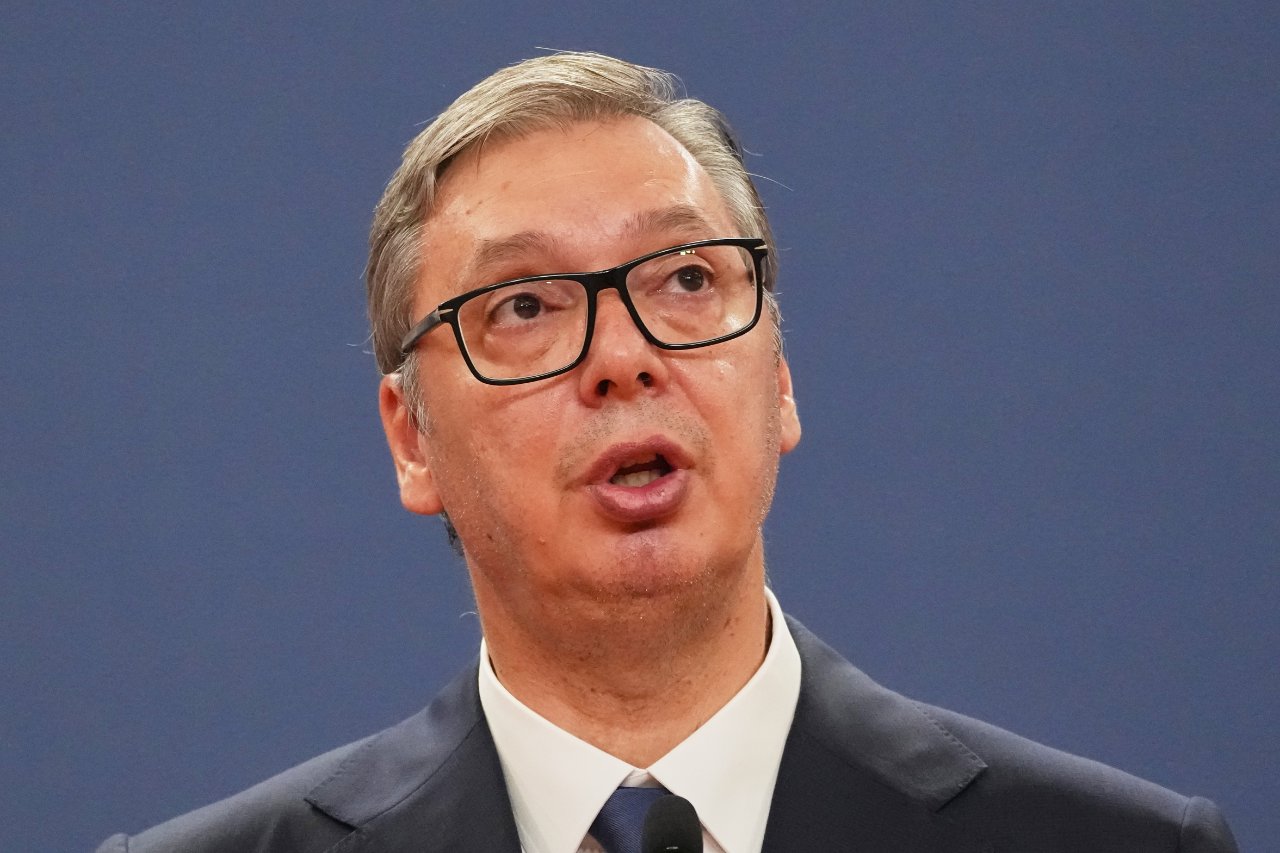 Sırbistan’da Vucic hamlesi! Cumhurbaşkanlığından istifa etti, Başbakanlığa göz dikti