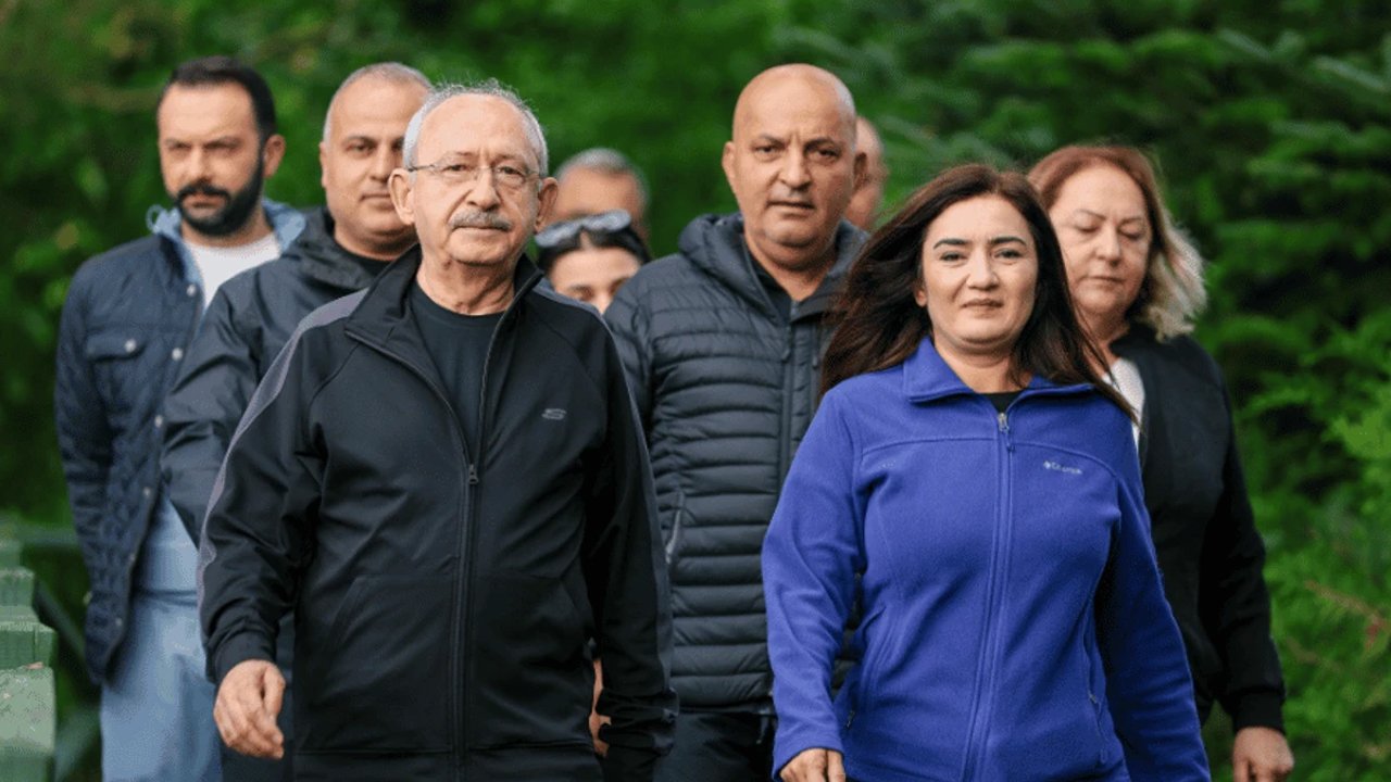 Kılıçdaroğlu kampın son gününde tabiat yürüyüşü yaptı.