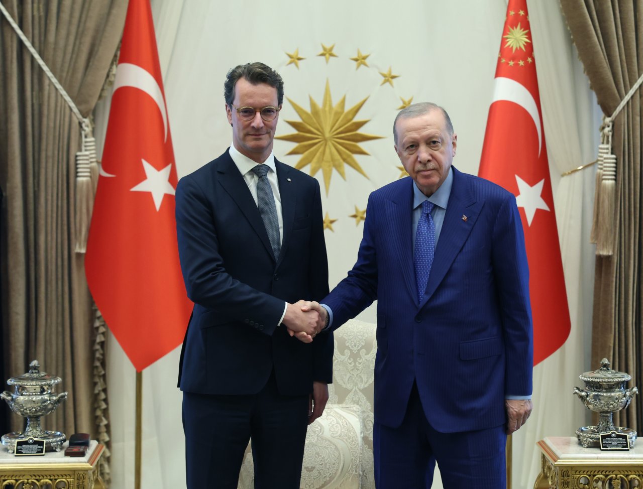 Cumhurbaşkanı Erdoğan, Endonezya Cumhurbaşkanı Subianto ile telefon görüşmesi gerçekleştirdi