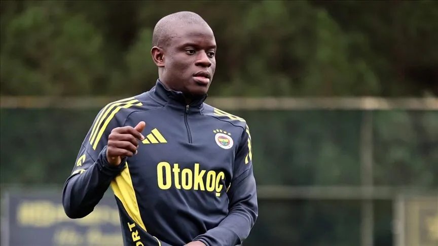 Fenerbahçe, N'Golo Kante'ye 14 milyon 400 bin euro imza parası ödendiğini duyurmuştu.
