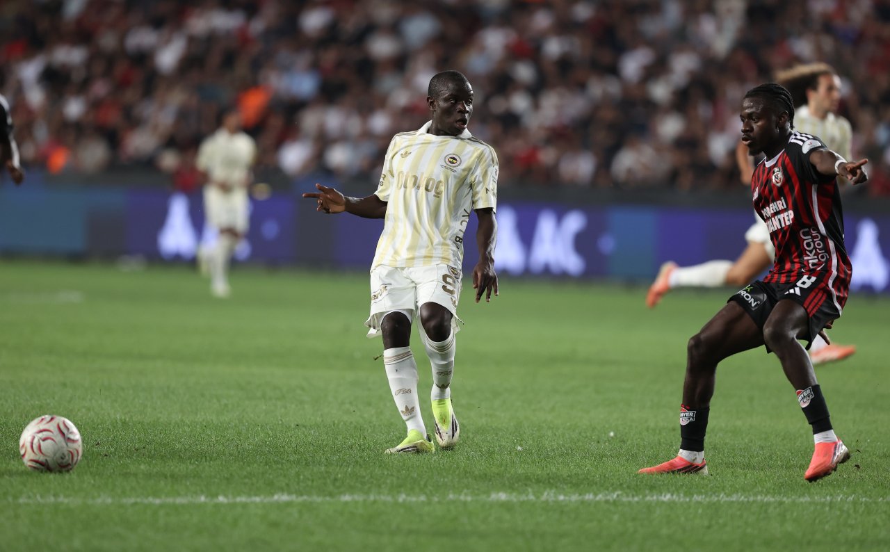 Fransız futbolcu, 2026-2027 sezonunda 11 milyon euro garanti ücret alacak.