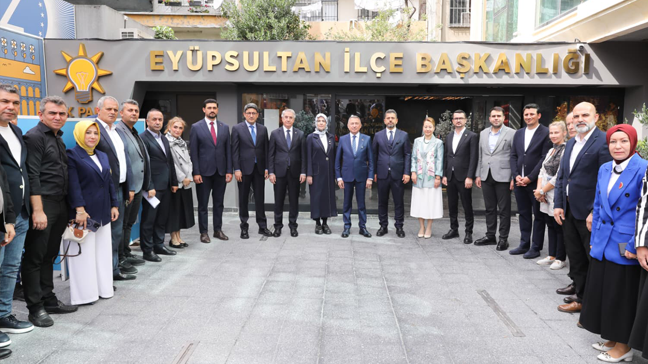 Fuat Oktay, Eyüpsultan’da esnaf ve vatandaşlarla buluştu: Sevinçlerine ve acılarına ortak olduk 