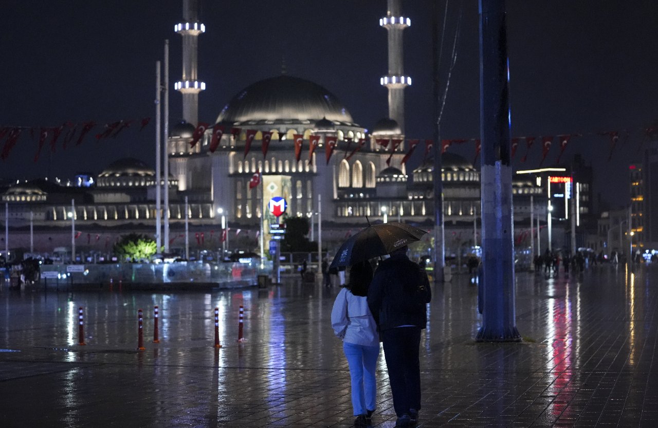 İstanbul’a saat 19.00 uyarısı! Meteoroloji de illeri sıraladı: Gece boyunca sürecek