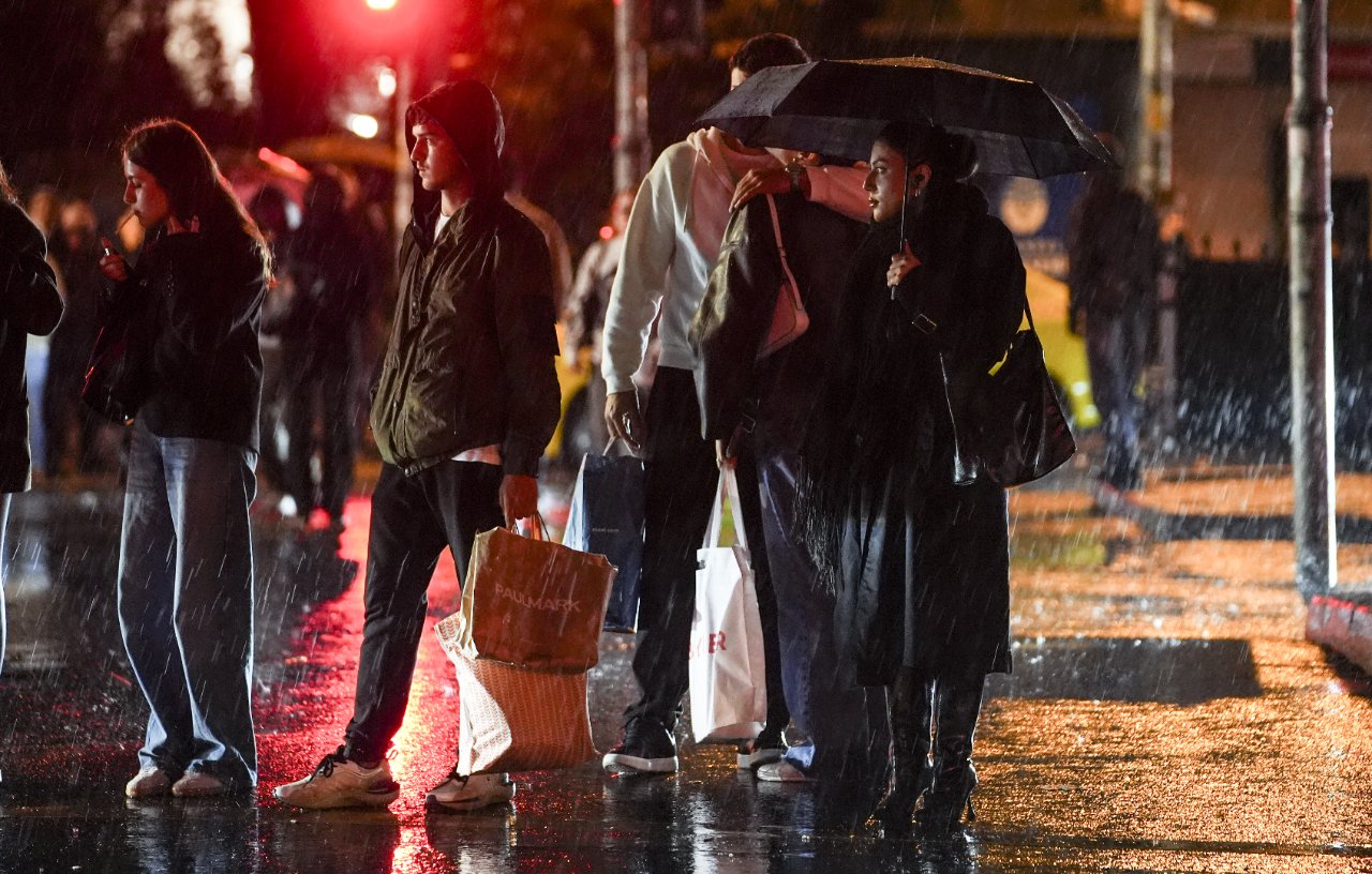 İstanbul’a saat 19.00 uyarısı! Meteoroloji de illeri sıraladı: Gece boyunca sürecek