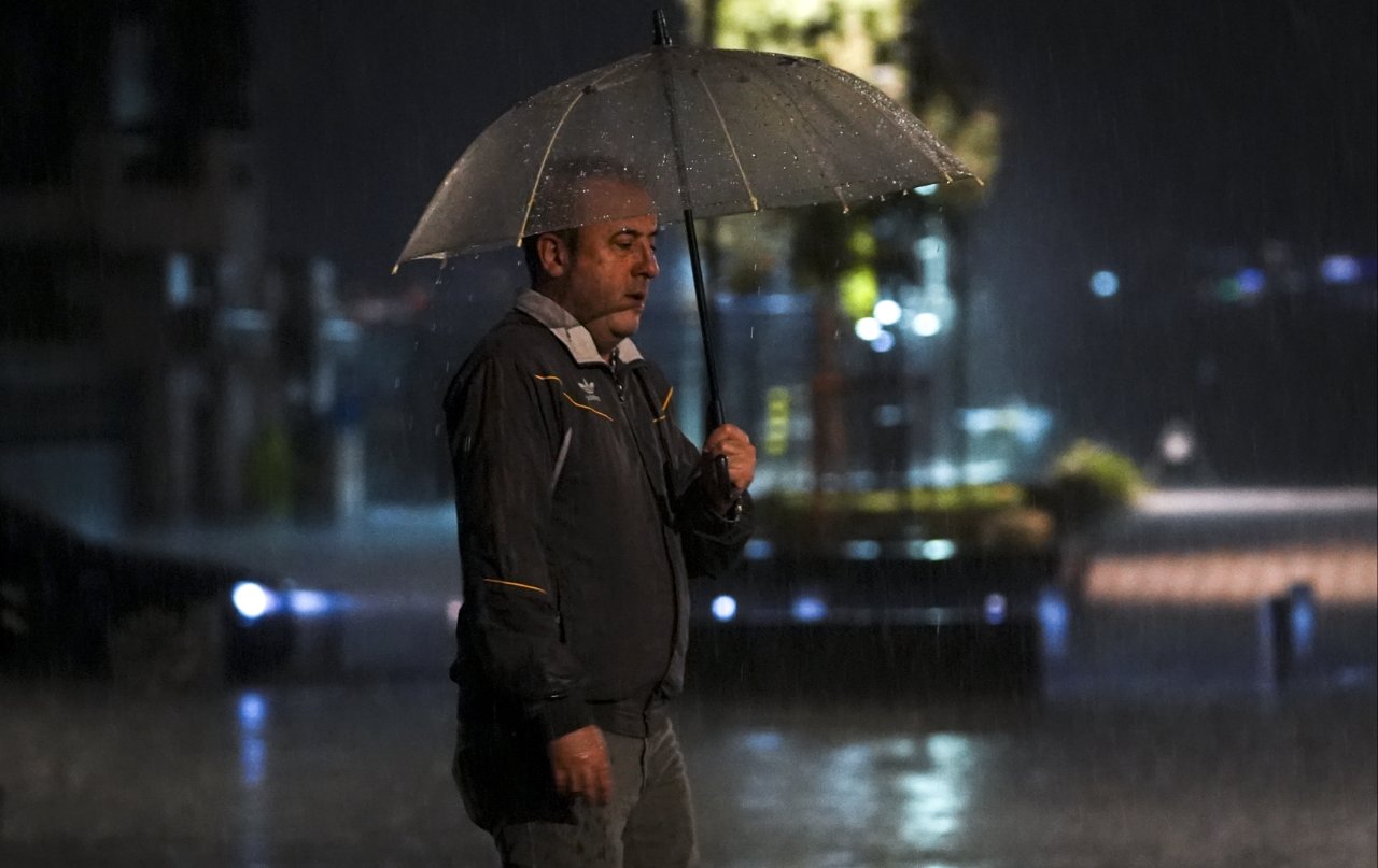İstanbul’a saat 19.00 uyarısı! Meteoroloji de illeri sıraladı: Gece boyunca sürecek