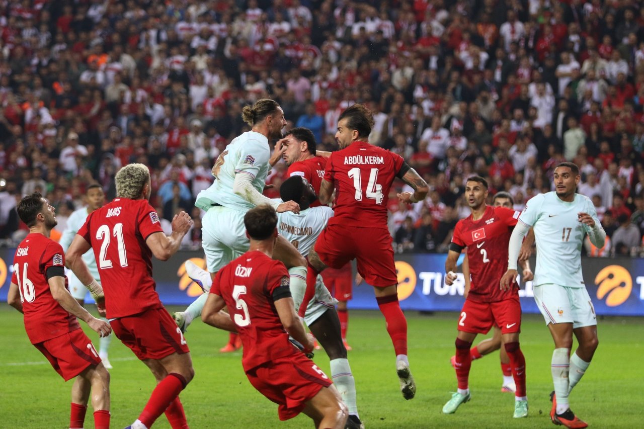 İtalya-Türkiye şifresiz canlı yayın! Milli maç hangi kanalda, saat kaçta, ilk 11 belli oldu mu?
