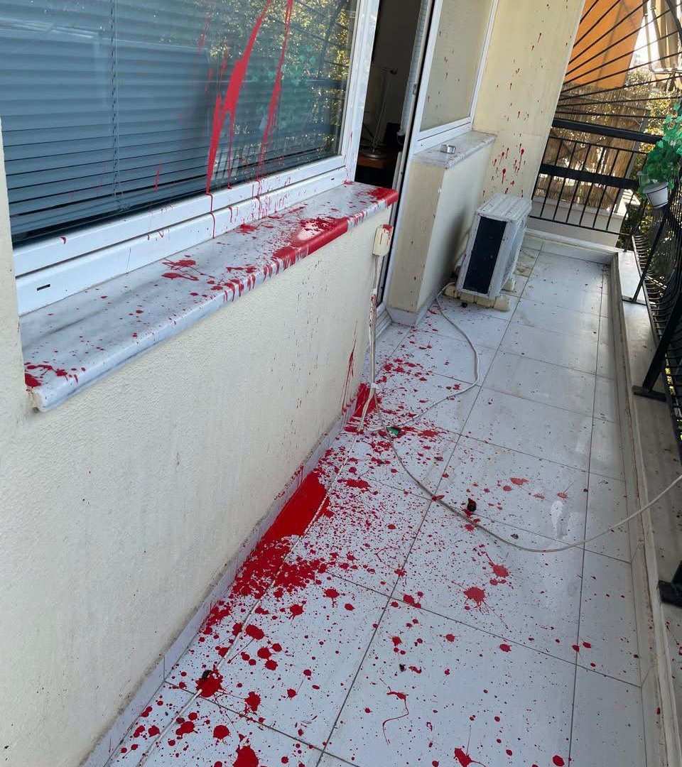 Miçotakis'in partisine saldırı dalgası! 24 saatte üçüncü kez hedef oldular