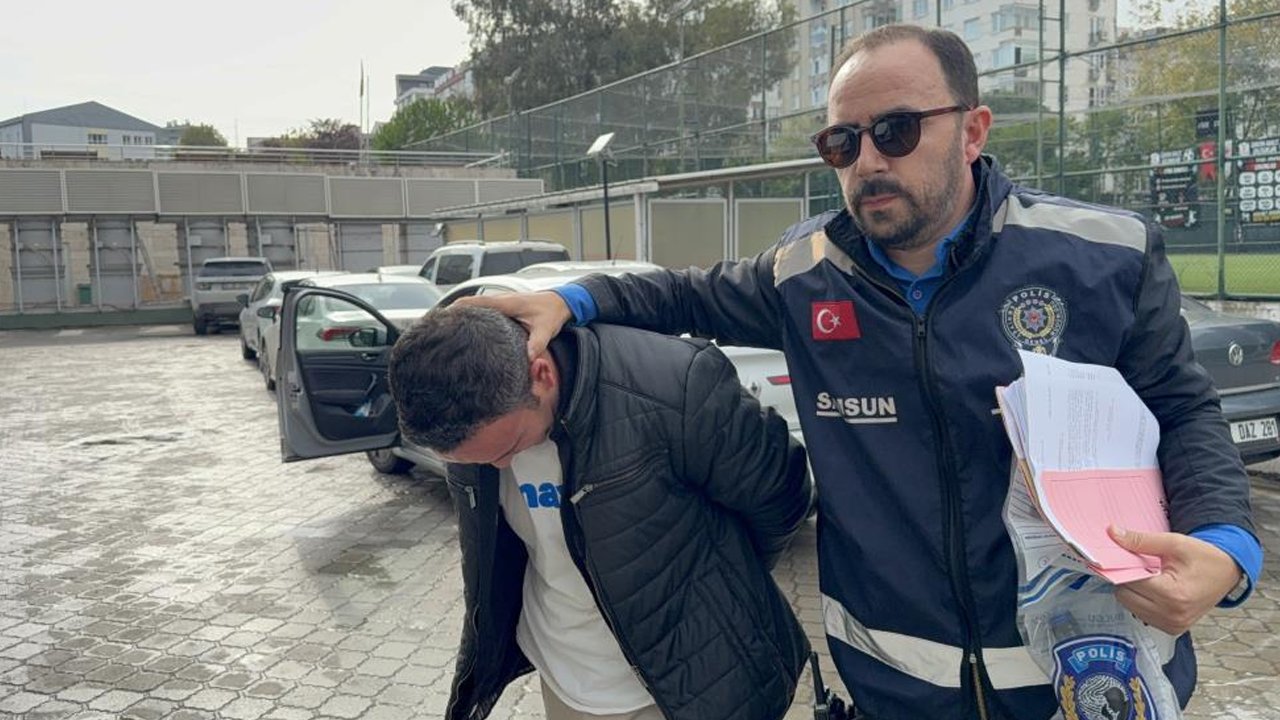Mutfak camından eve girip bıçak tehdidiyle cüzdan gasp etti