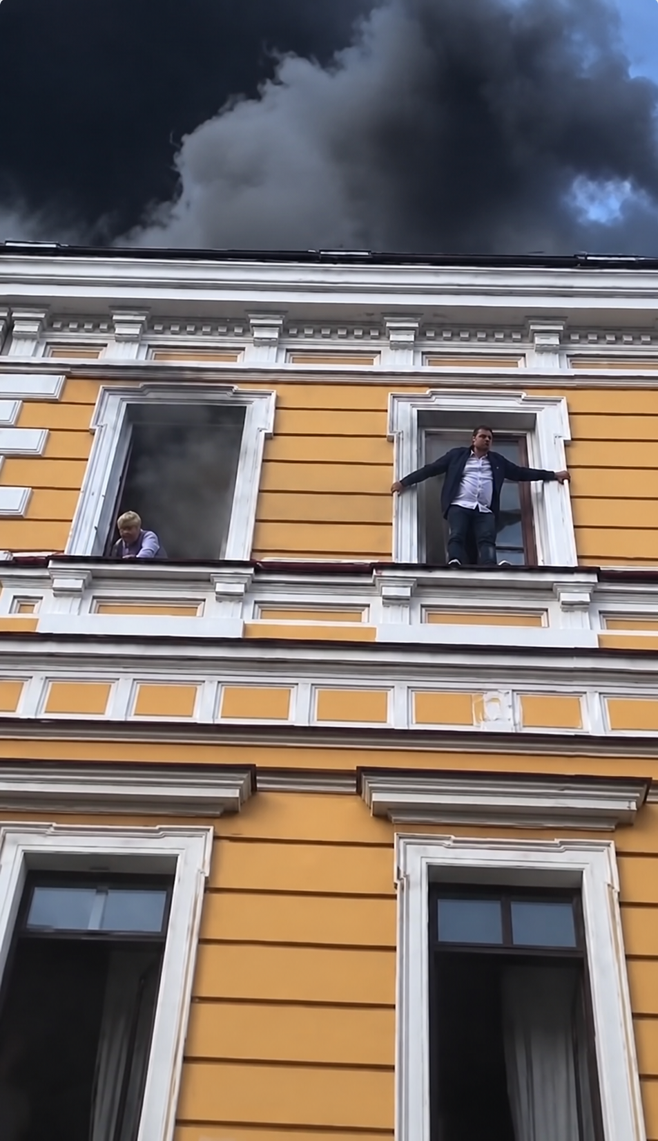 Rusya Kievin kalbini vurdu! Bilimler Akademisinde can pazarı: Çalışanlar pencerelere koştu