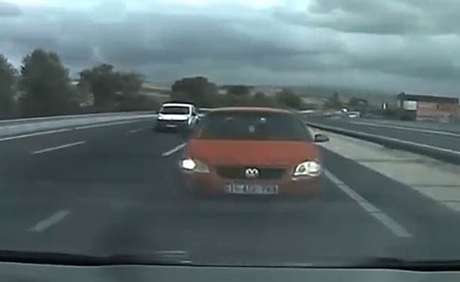 Trafikte magandalığa geçit yok! Önünü kesip hakaret ettiler, 360 bin lira ceza kesildi