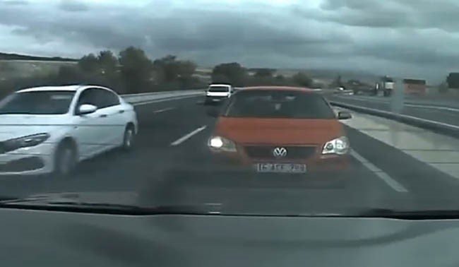 Trafikte magandalığa geçit yok! Önünü kesip hakaret ettiler, 360 bin lira ceza kesildi