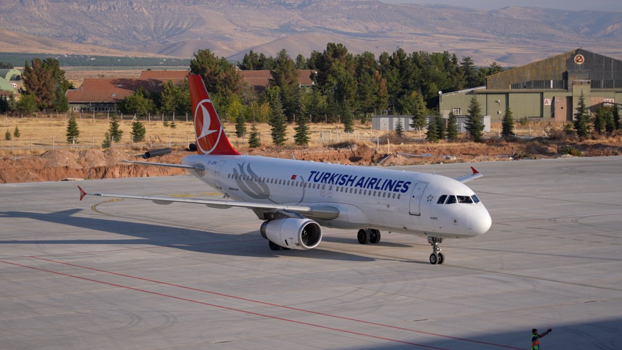Yolcu kapasitesi artık 2 milyondan fazla! Malatya Havalimanı yeni terminal binası ilk yolcularını ağırladı