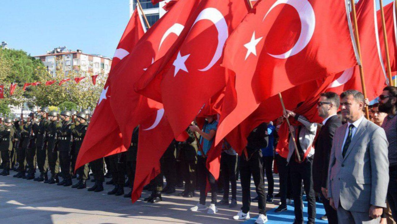 29 Ekim 4,5 gün tatil olur mu? 28 Ekim yarım gün mü, resmi tatil mi? 29 Ekim 2026 için tatil takvimi gündemde
