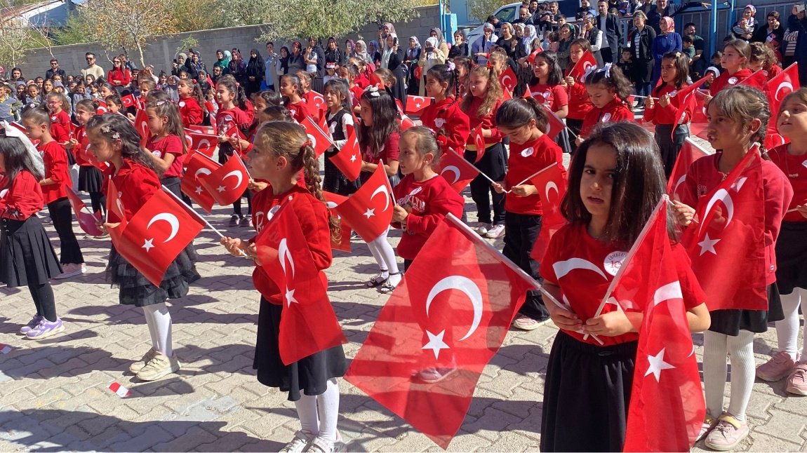 29 Ekim 4,5 gün tatil olur mu? 28 Ekim yarım gün mü, resmi tatil mi? 29 Ekim 2026 için tatil takvimi gündemde