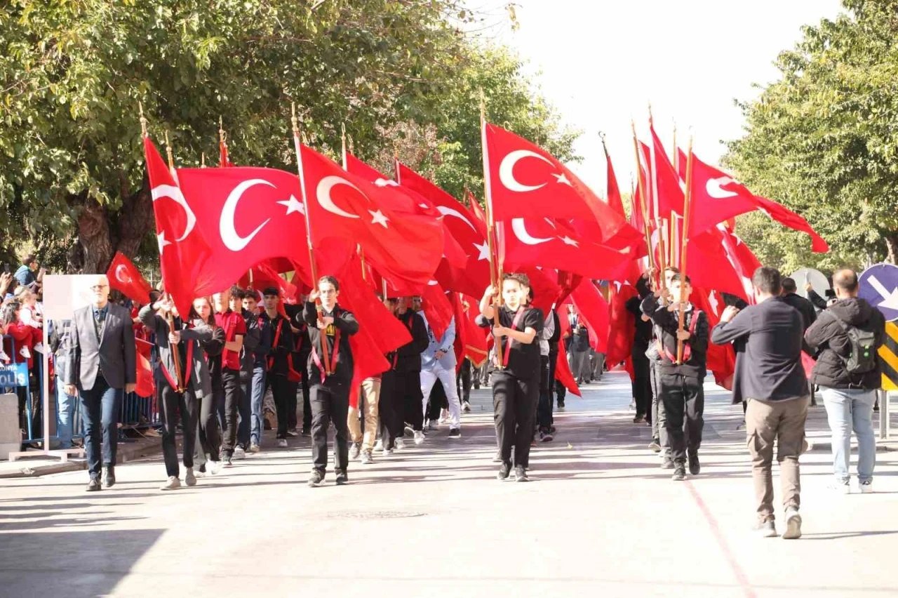 29 Ekim 4,5 gün tatil olur mu? 28 Ekim yarım gün mü, resmi tatil mi? 29 Ekim 2026 için tatil takvimi gündemde